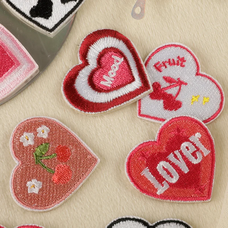 Embroidered Iron on Patch Custom Ecofriendly Material Cute Space Hook and Loop Patch Pink Heart Planet Embroidery Custom Patches