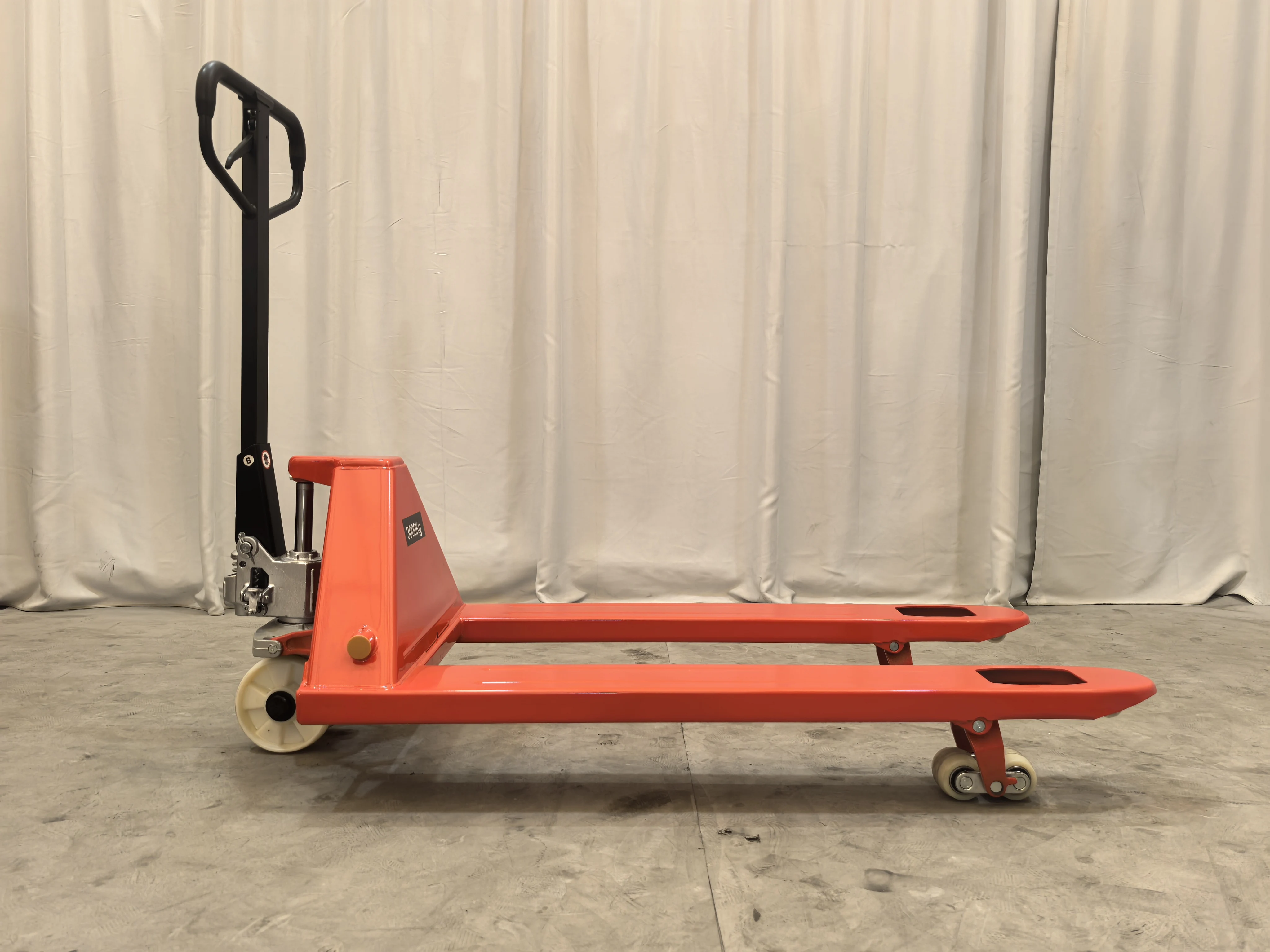 1.5-2ton Hydraulic Jack Pallet Truck Adjustable Fork 550x1150mm High Lift 200mm Steel Frame Hand Actuated Lift Drive DB Series